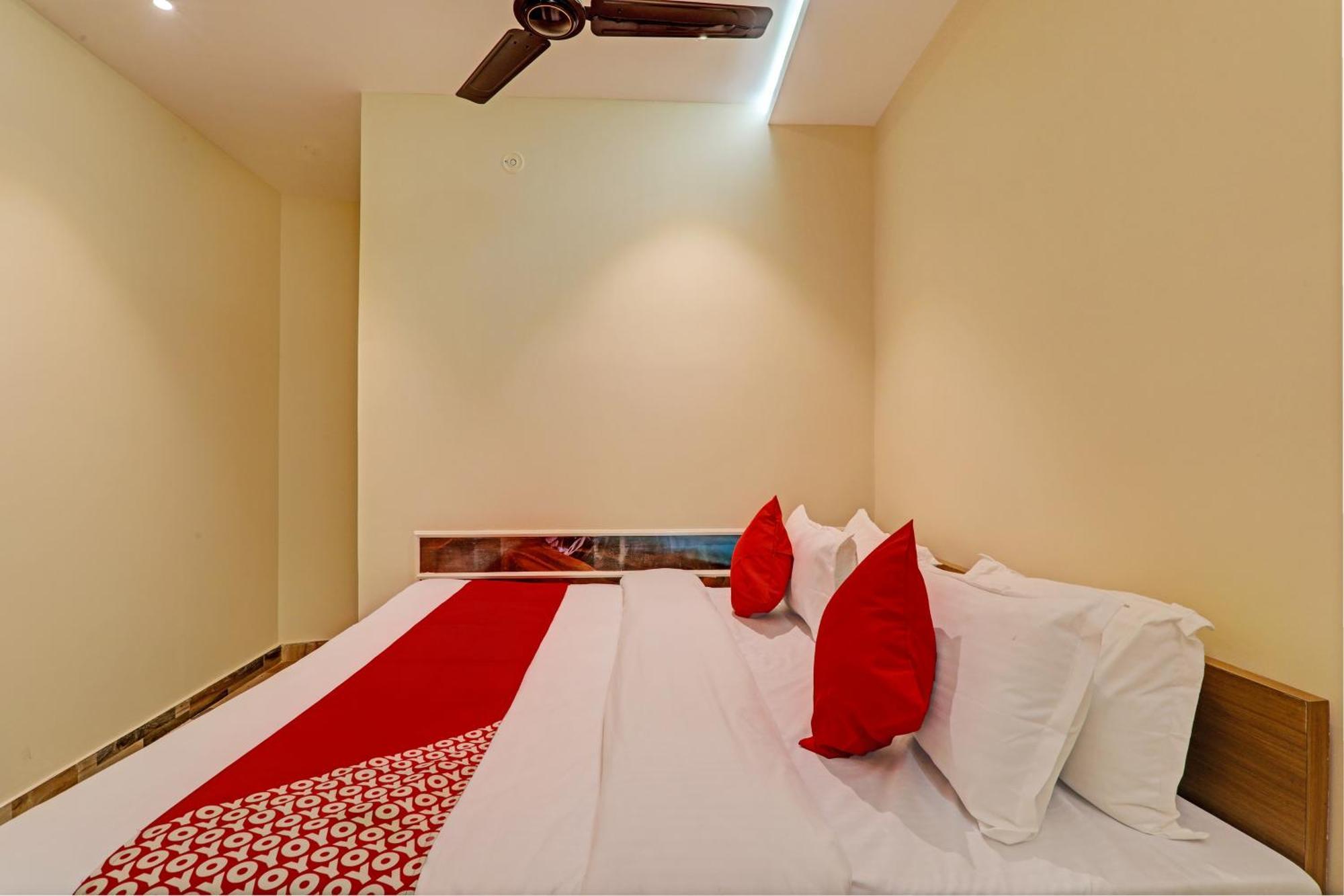 Hotel O Royal Regency Palace Gorakhpur Eksteriør billede